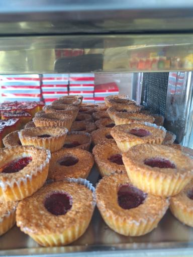 عکس شیرینی سرای لوکس کیوان