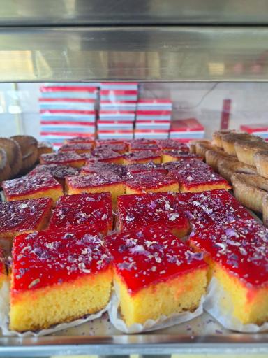 عکس شیرینی سرای لوکس کیوان