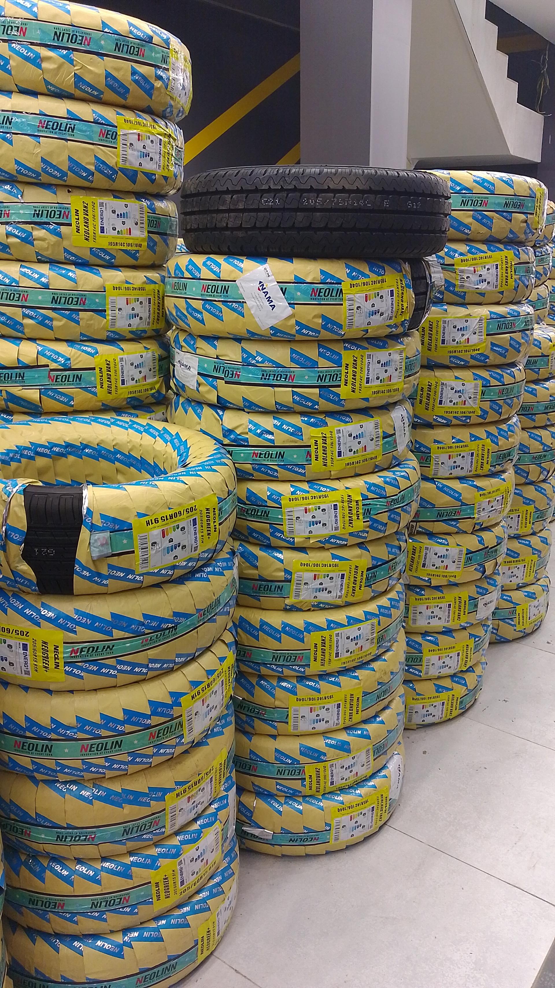 عکس فروشگاه رینگ و لاستیک براری چناری