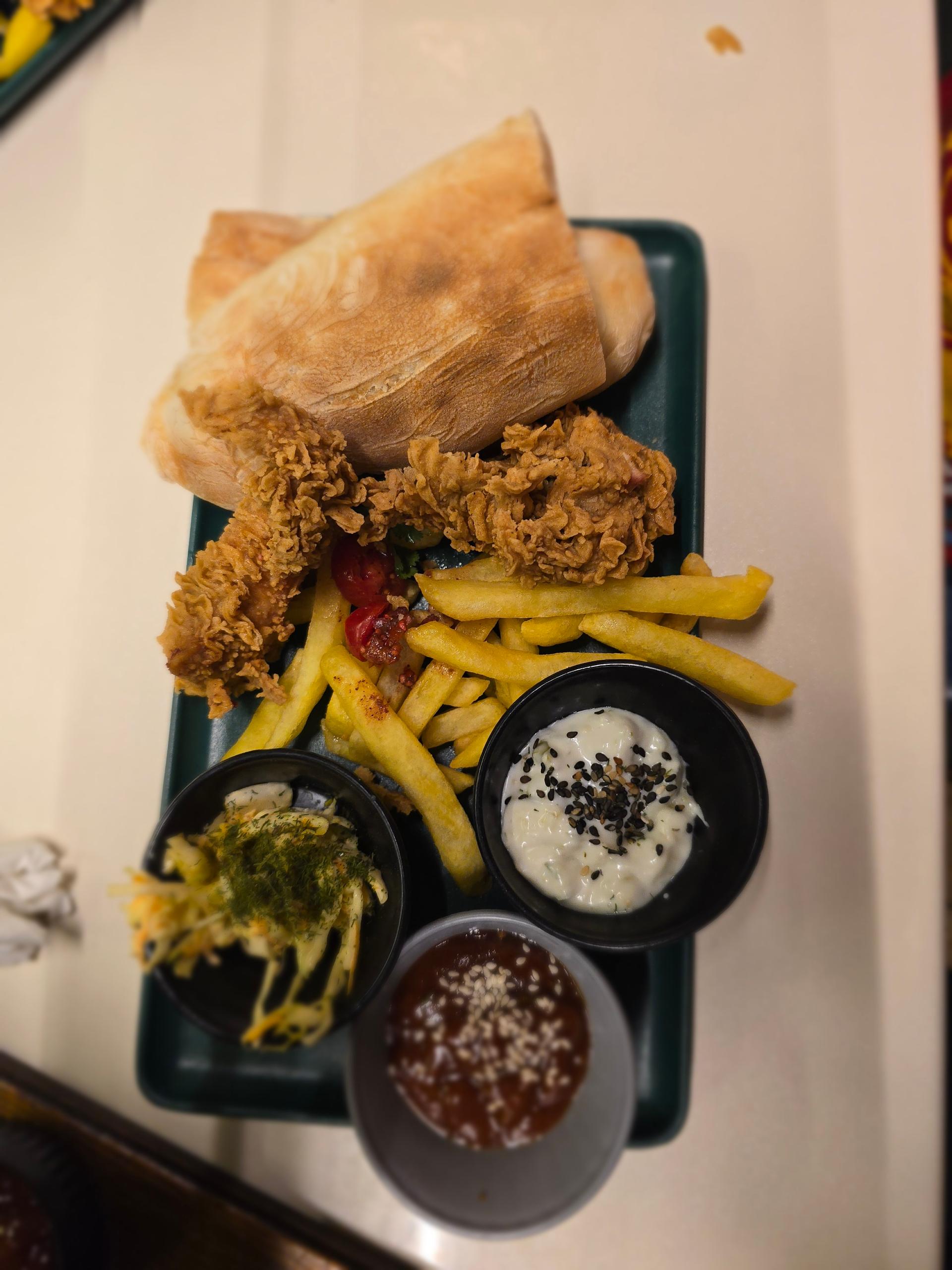 عکس کافی شاپ و فست فود برف