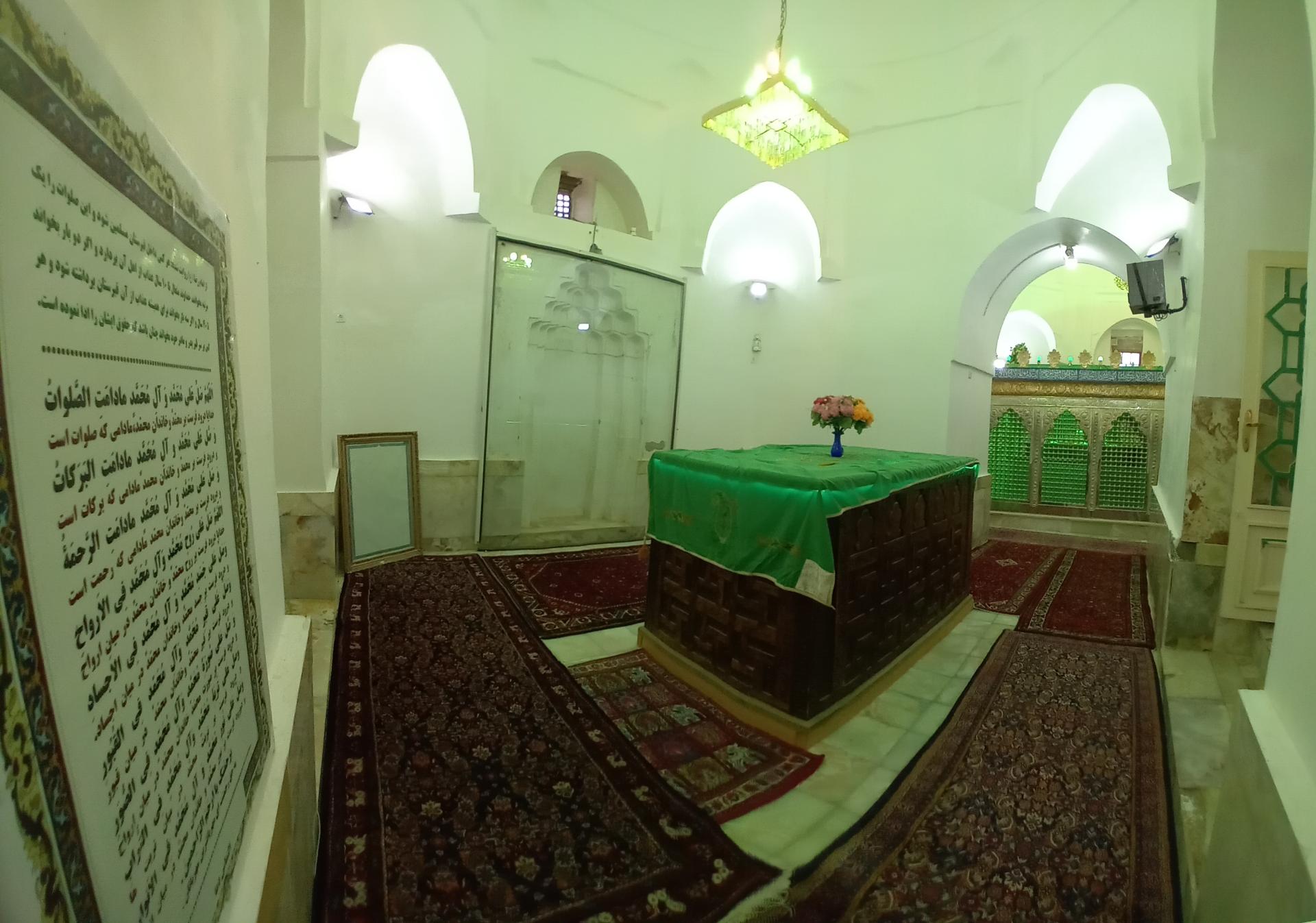 عکس حرم مطهر عبیدالله ابن علی صالح  بقعه چهل دختران