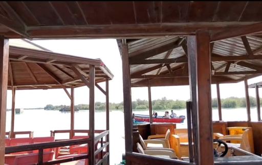 عکس قایق سواری و آلاچیق جنگل های گورزین