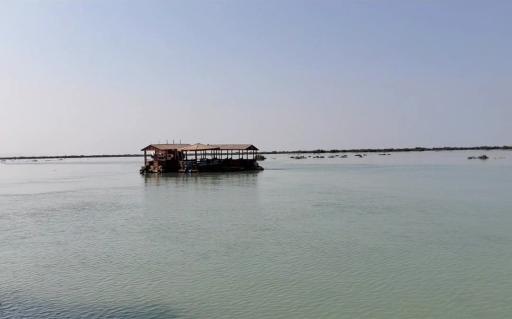 عکس قایق سواری و آلاچیق جنگل های گورزین