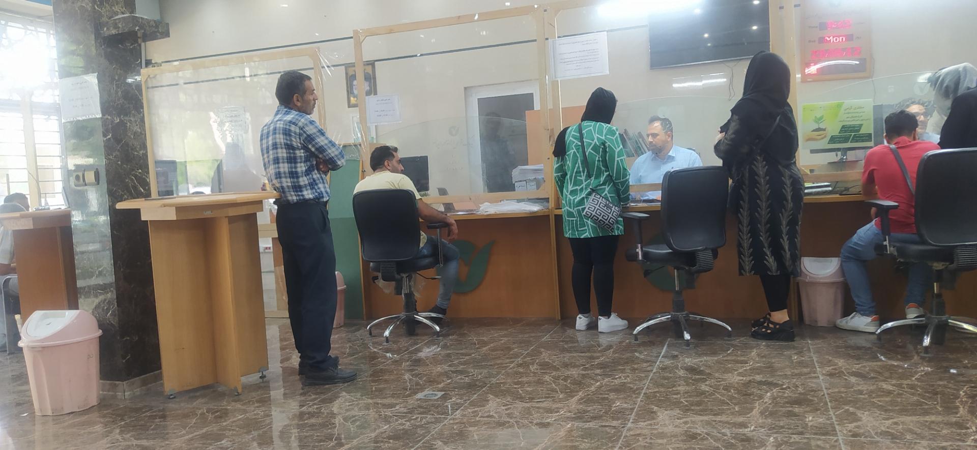 عکس بانک قرض‌الحسنه مهر ایران شعبه مشیرالدوله شعبه شهرک صنعتی امیرکبیر