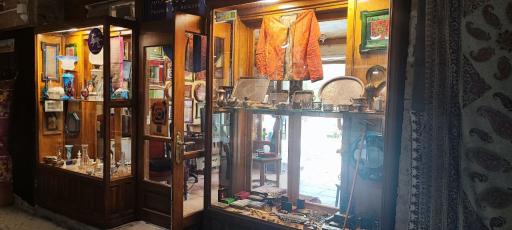 عکس گالری آنتیک و عتیقه هنر و مردم