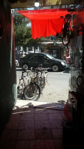 عکس تعمیر دوچرخه محبوبی