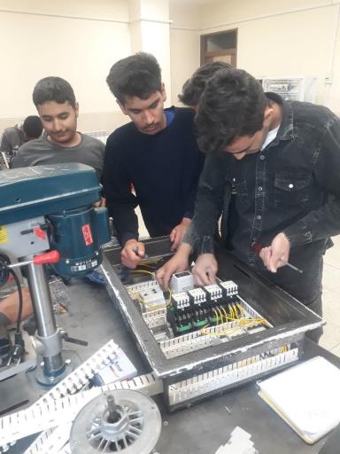 عکس هنرستان فنی پسرانه اعظم داورپناه