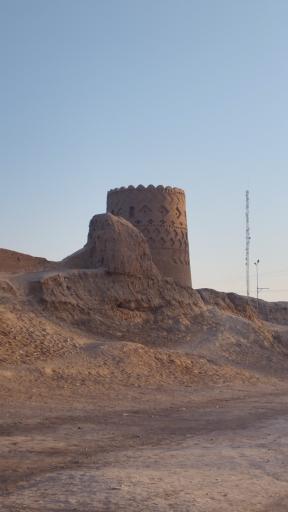 نارین قلعه میبد
