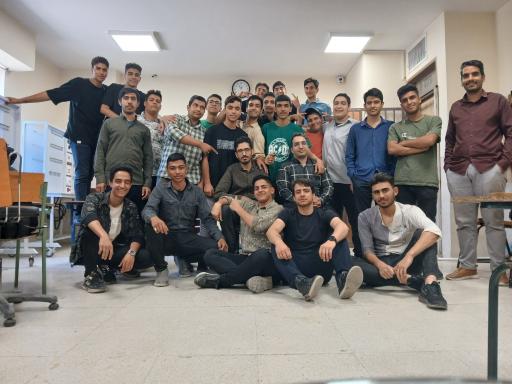 عکس هنرستان فنی پسرانه اعظم داورپناه