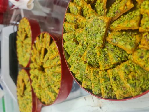 عکس سوهان و گز محمدجواد