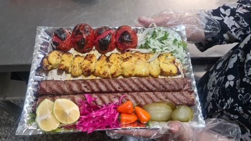 عکس غذای بیرون بر ماه