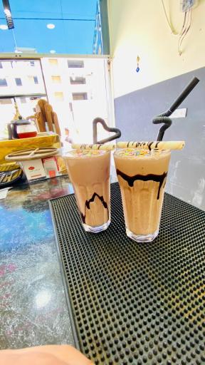 عکس کافه باریستا