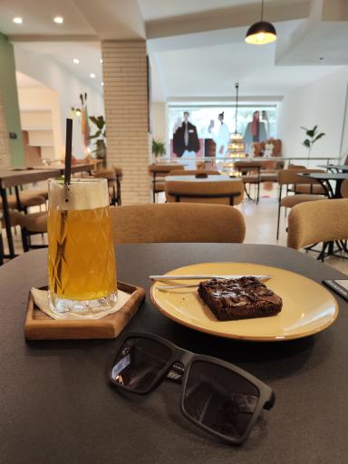 عکس نیلاژ کافه