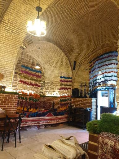 عکس رستوران سنتی صفویه