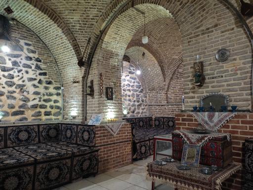 عکس رستوران سنتی صفویه