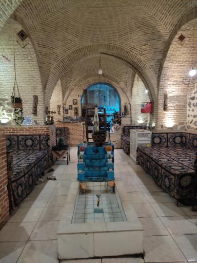 عکس رستوران سنتی صفویه