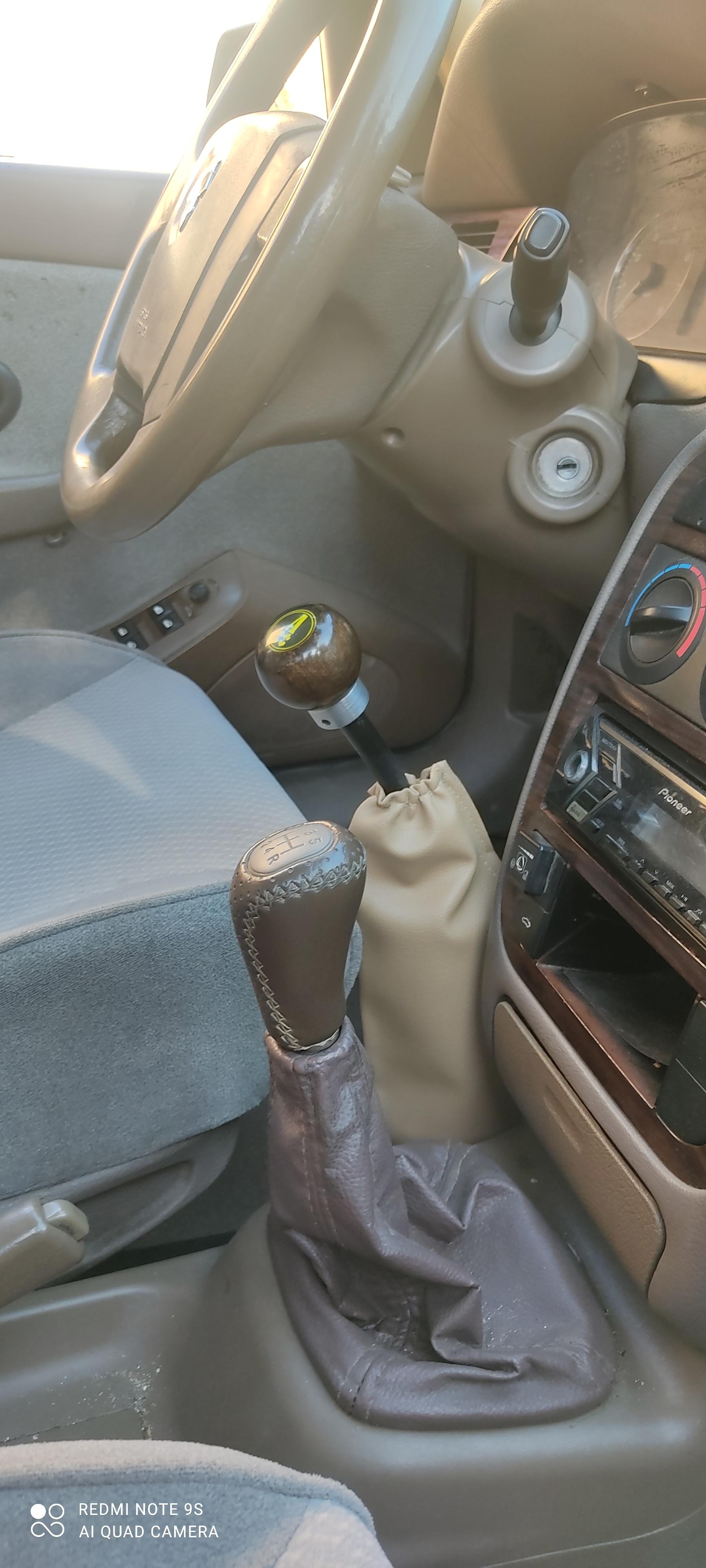 عکس گاز و ترمز دستی قزوین