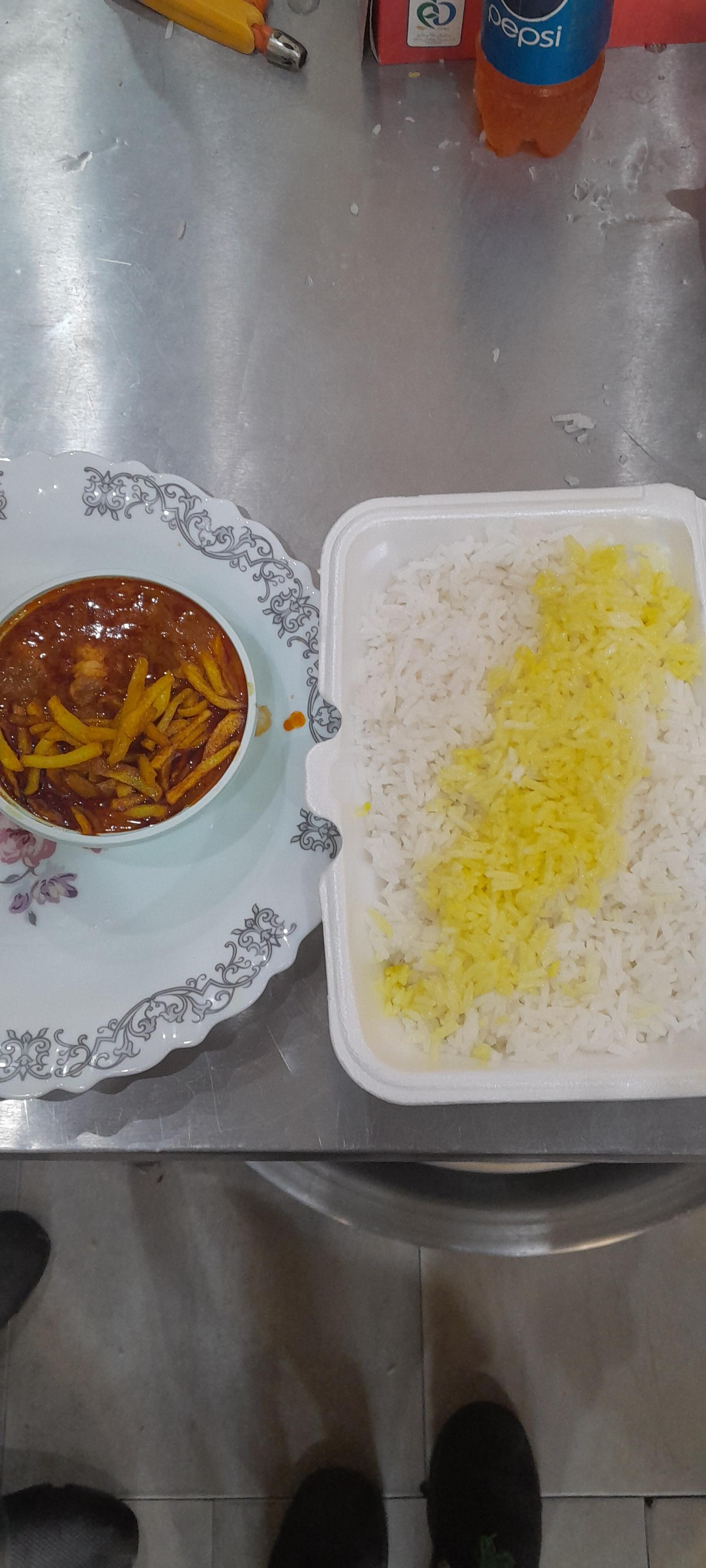 عکس تهیه غذای طاها