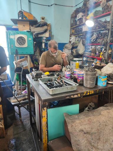 عکس کاربراتور سازی اصفهانی