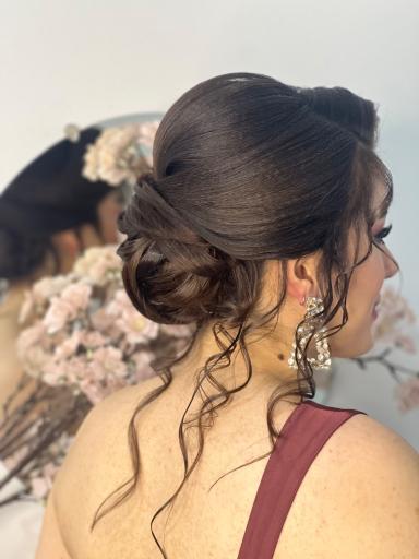 عکس آکادمی تخصصی عروس مشهد