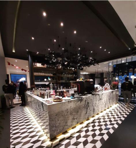 عکس کافه رستوران بلک لانژ