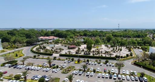 عکس پارکینگ شقایق و لاله