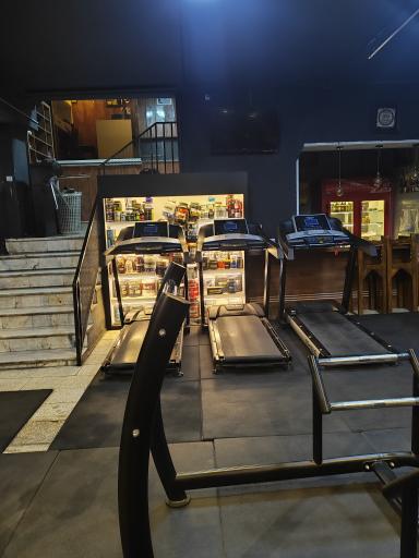 عکس باشگاه بدنسازی بعثت