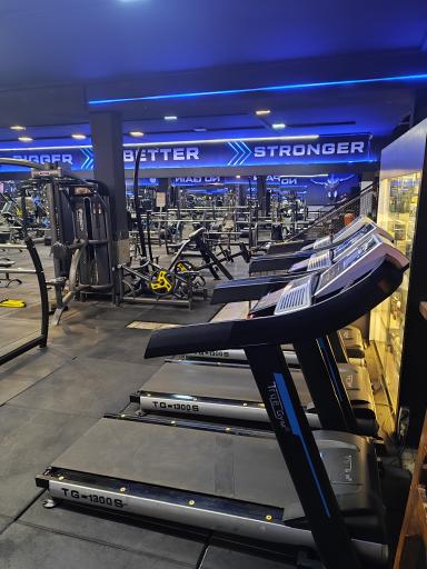 عکس باشگاه بدنسازی بعثت