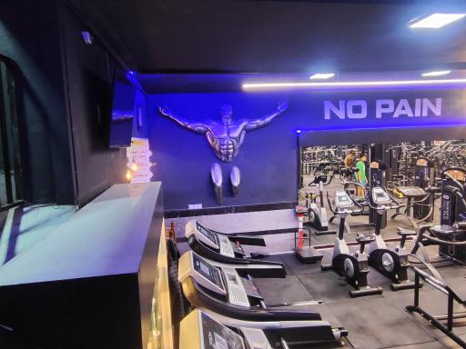 عکس باشگاه بدنسازی بعثت