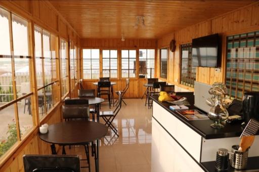 عکس کافه رامون و سوئیت انزلی