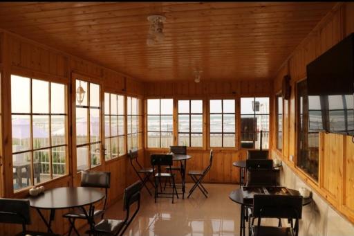 عکس کافه رامون و سوئیت انزلی