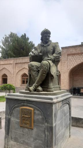 عکس مجسمه شاه اسماعیل صفوی