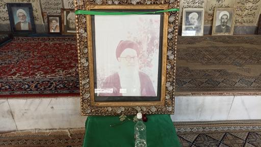 عکس مزار آیت ا... سید کاظم شریعتمداری