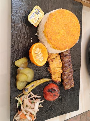 عکس باغ رستوران ریحانه