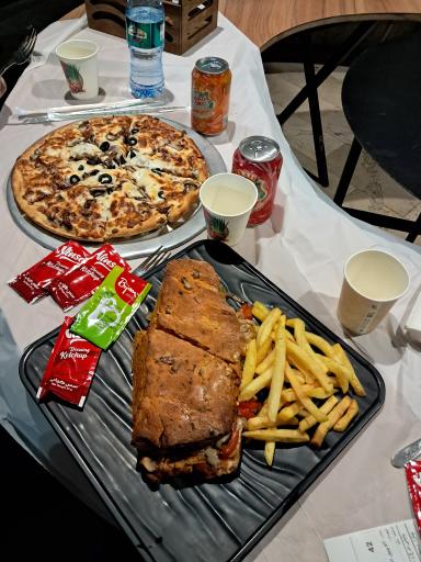 عکس باغ رستوران ریحانه