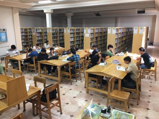 عکس کتابخانه آیت الله قزوینی