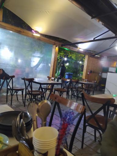 عکس باغ رستوران ریحانه