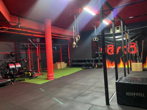 عکس باشگاه ورزشی بانوان وستا