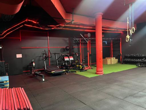 عکس باشگاه ورزشی بانوان وستا