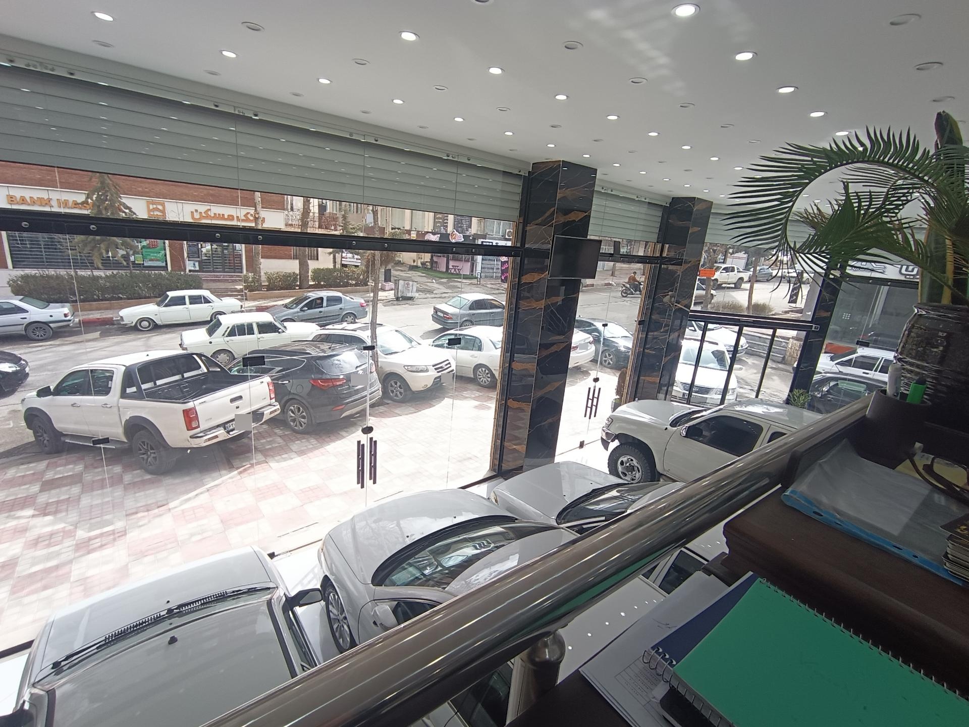 عکس نمایشگاه اتو گالری ادب