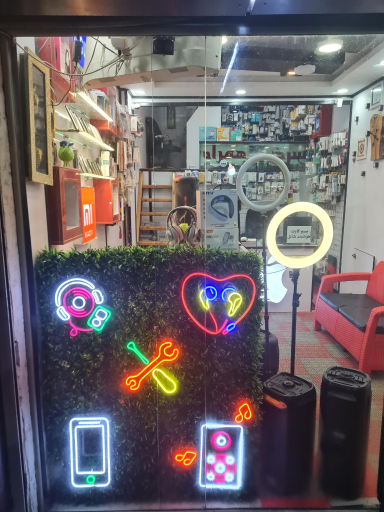 عکس موبایل سرخ همراه