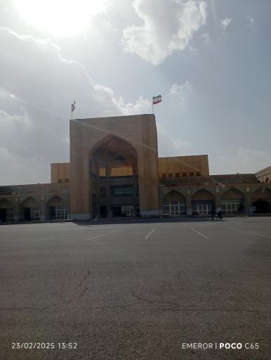 عکس مصلای بزرگ آیت الله اعرافی میبد