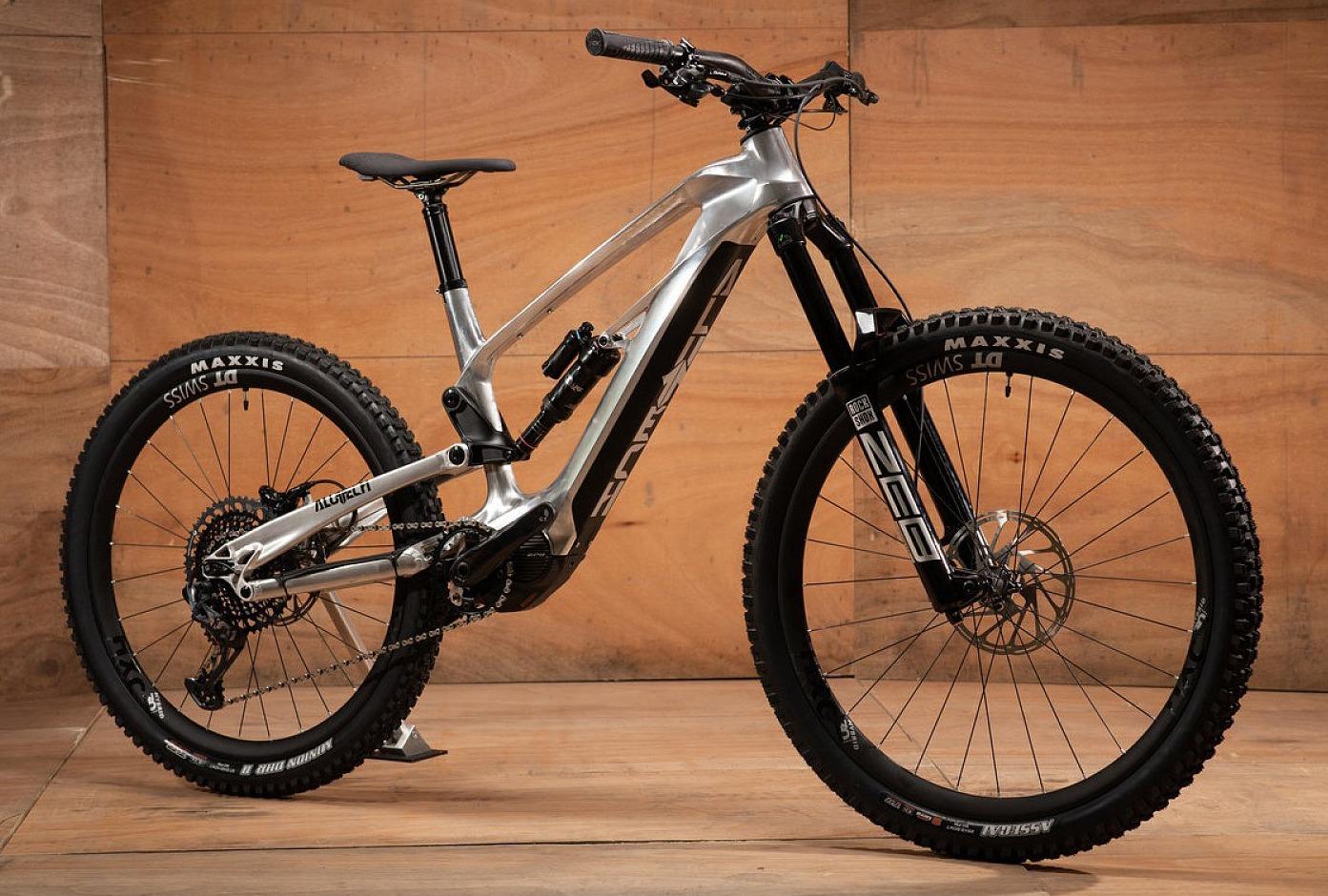 عکس دوچرخه المیپک واحدی