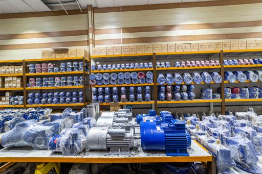 عکس فروشگاه کالای صنعتی شرق