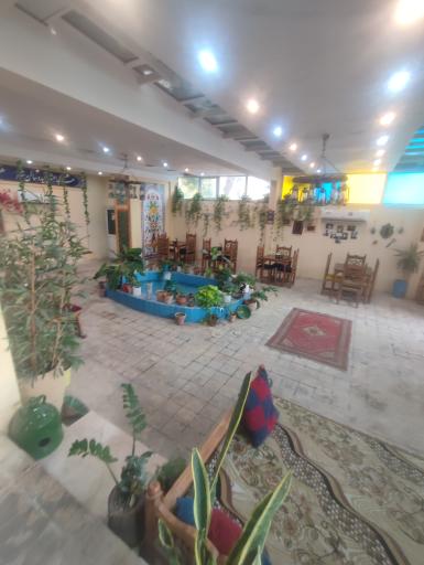 عکس کافه رستوران سلطنت بانو