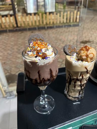 آبمیوه و بستنی ژلاتو