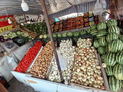 عکس میوه فروشی علی