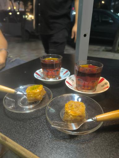 عکس کافه خیابانی چای چی